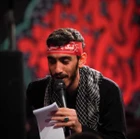 Hüseyin, Leyla’nın gencinin başında oturdu