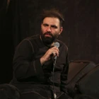 Türene ettiğim öpücük sanki elini öpmek gibi